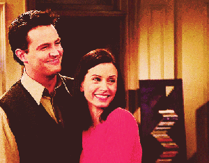 Monica-and-Chandler-monica-and-chandler-32226438-500-390